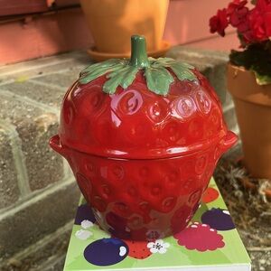 Le Creuset Strawberry Cocotte